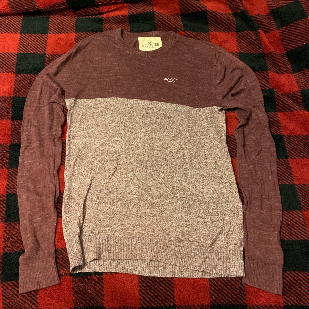 Men’s Hollister Sweater (maroon color)